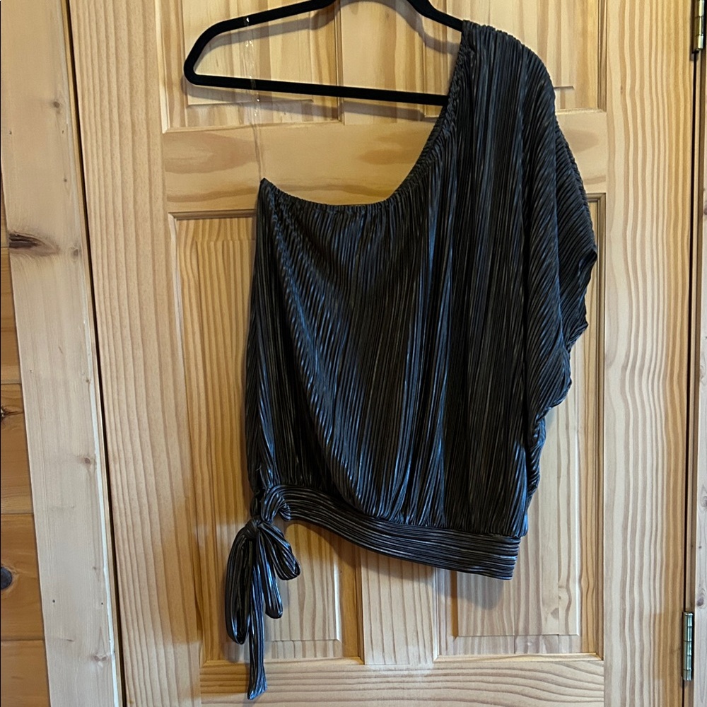 Daytrip Green One-Shoulder Blouse